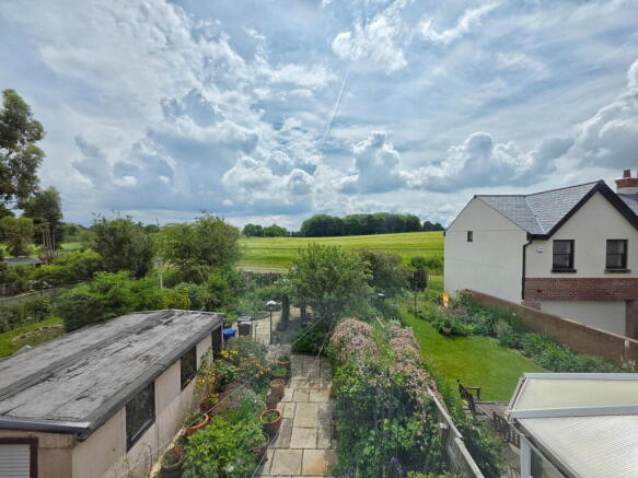 3 bed Semi-Detached for sale Image 9