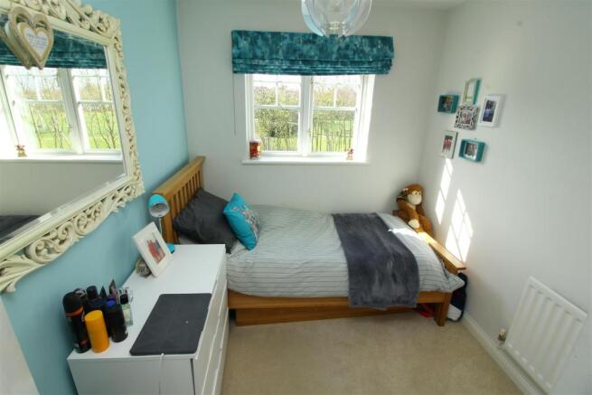 33 Bed 4.JPG