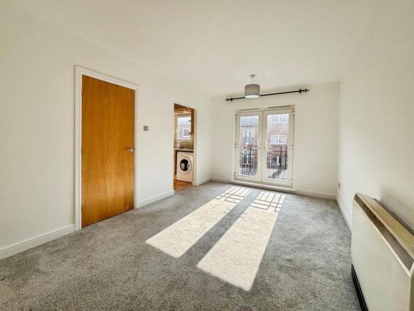 1 bed Apartment to rent Image 4