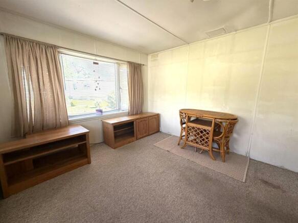2 bed Park Home for sale Image 11