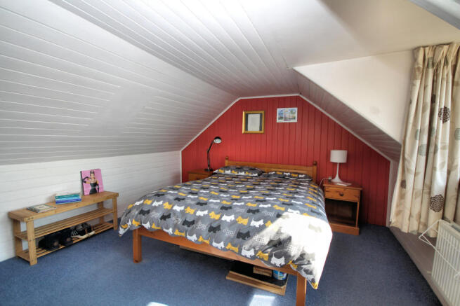 Urrview, 13 Victoria Street, Kirkpatrick Durham - 