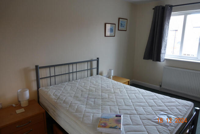 3 bed House to rent Image 5
