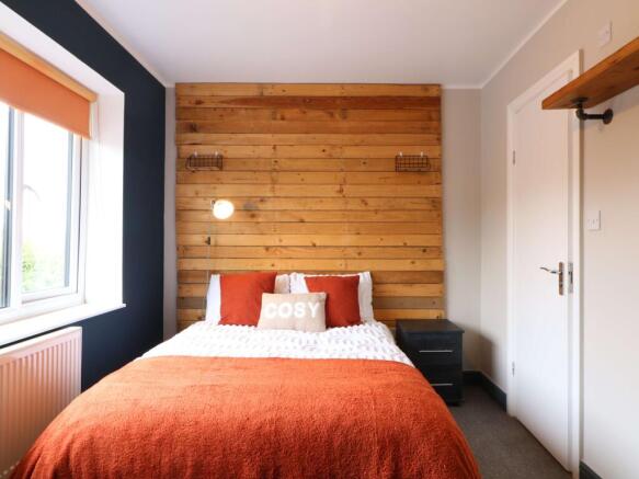 14 Haydon Road Room 6 1.JPG