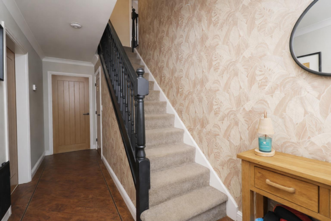 4 bed Detached for sale Image 12
