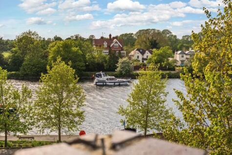 Portsmouth Road, Kingston Upon Thames, KT1