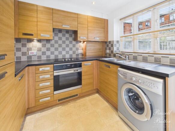 CAM02127G0-PR0376-STILL006