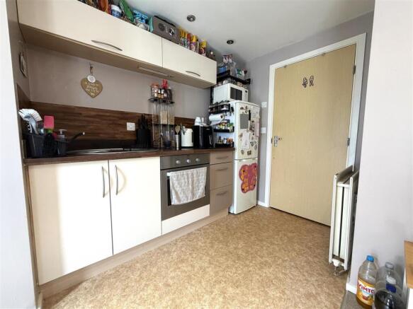 1 bed Flat for sale Image 4