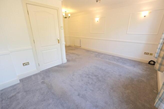 SITTING/DINING ROOM
