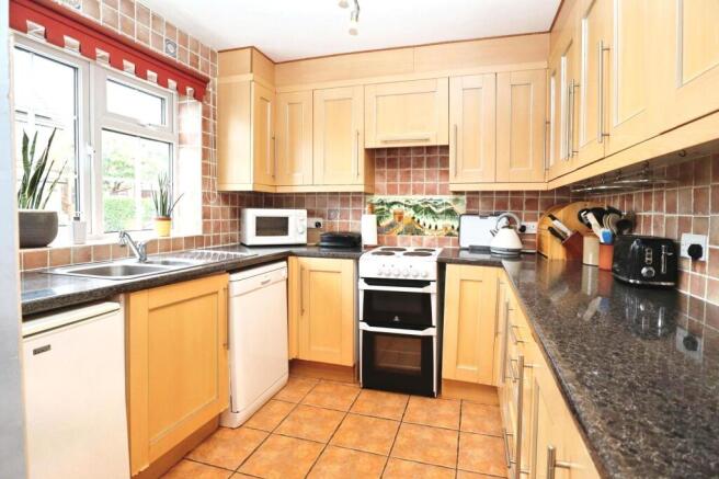 North End Road, Steeple Claydon, MK18 photo 4
