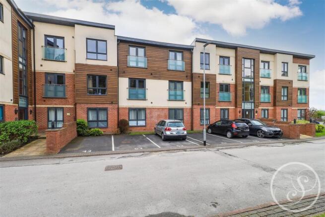 2 bed Flat to rent Image 12