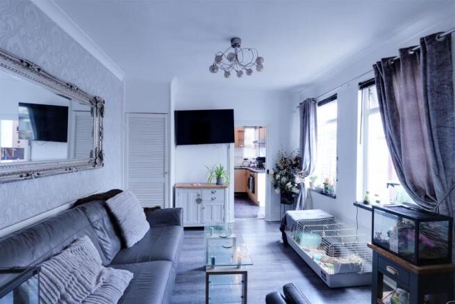 Lounge 1.jpeg