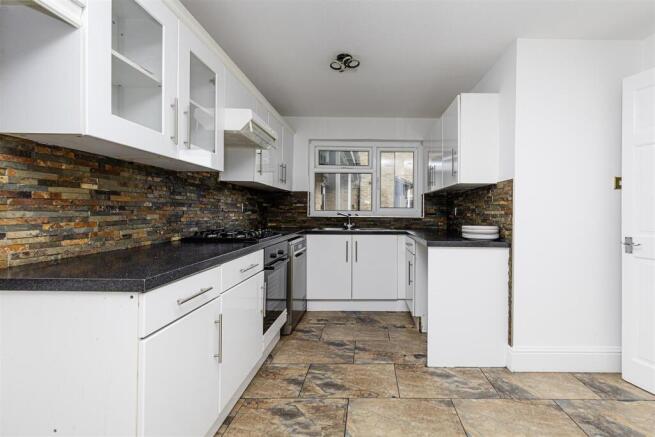 3 bed Terraced for sale Image 8