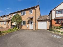 30, Lynmouth Close, Nuneaton CV11 6YD