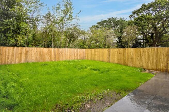 4 bed Semi-Detached for sale Image 5