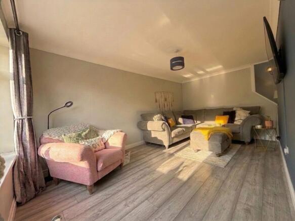 3 bed Semi-Detached Bungalow for sale Image 7