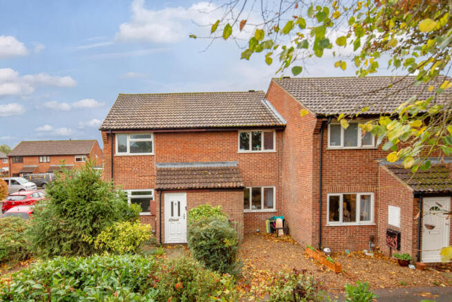 2-bed terraced on Lerwick Croft, Bicester, Oxfordshire, £275,000