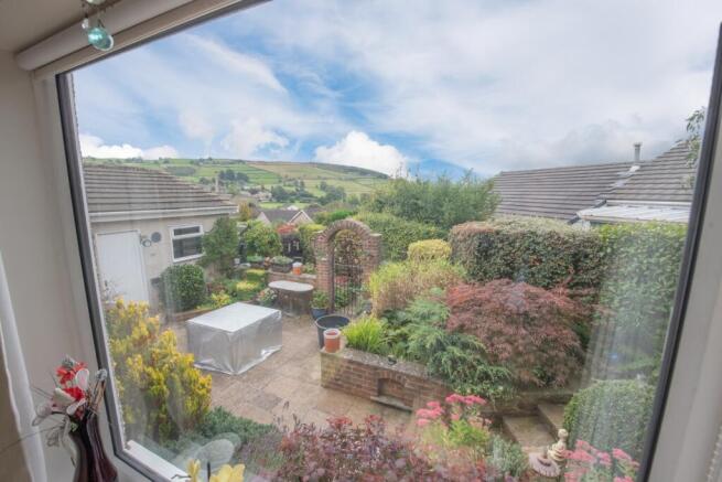 31 Ings Drive, Bradley BD20 9EL photo 4