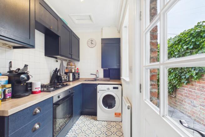2 bed Terraced for sale Image 6