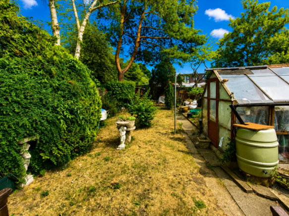 Woodthorpe Road, Ashford photo 4