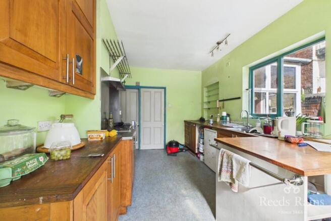 4 bed Semi-Detached for sale Image 4