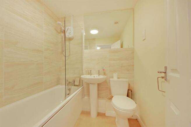 Bathroomdp_dp_26746534.jpg