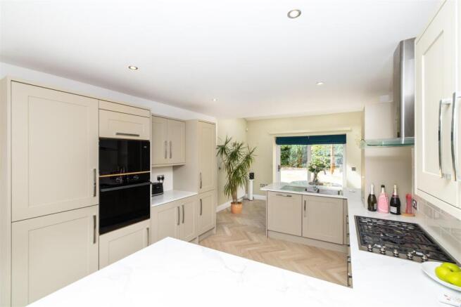 3 bed Barn Conversion for sale Image 7