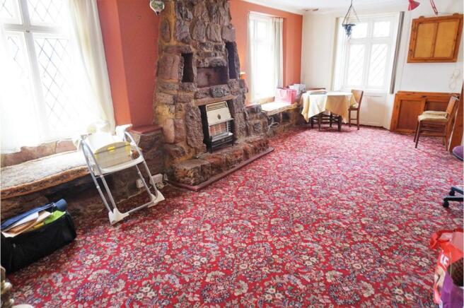 Lounge/Dining Room