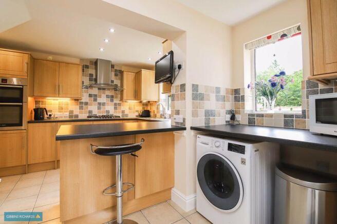 kitchen/breakf...