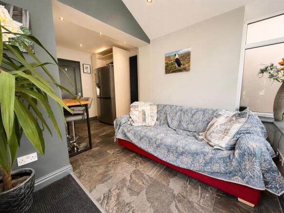 3 bed Semi-Detached for sale Image 7