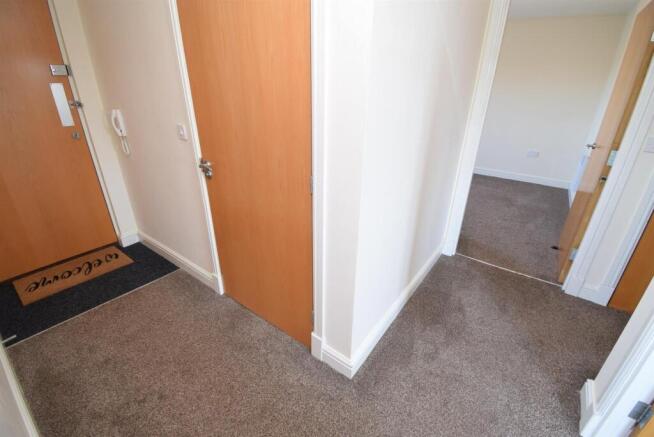 2 bed Apartment for sale Image 5