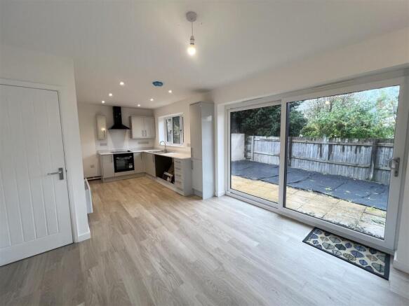 Open plan kitchen/diner/lounge