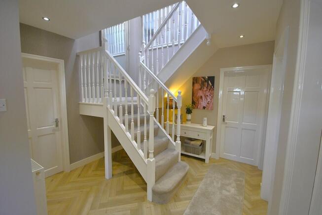 4 bed Detached for sale Image 6