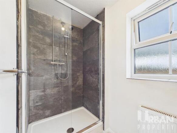 4 bed Detached for sale Image 10