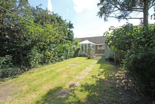 IMG_2477 garden rear.jpg