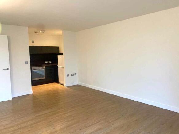 1 bed Apartment to rent Image 5