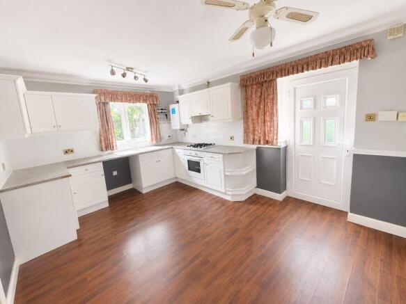 3 bed Detached for sale Image 7