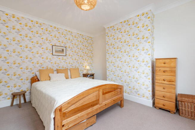 3 bed Terraced for sale Image 9