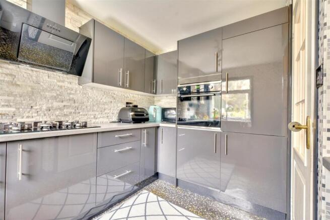 Kitchen_3.jpeg