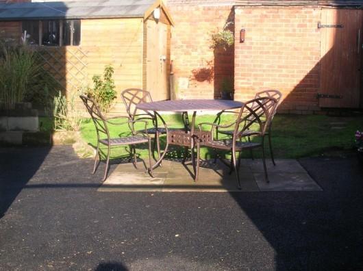 ENCLOSED REAR GARDEN