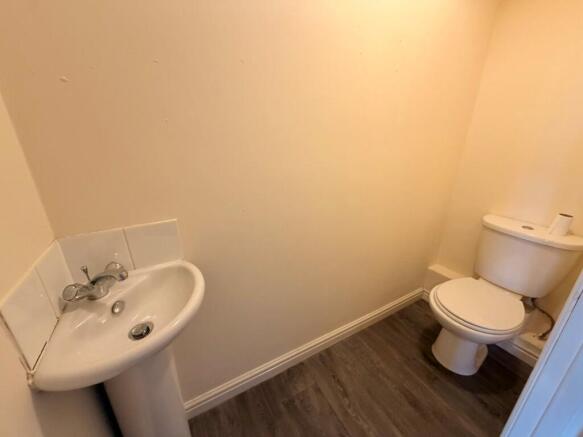 5 bed House to rent Image 7