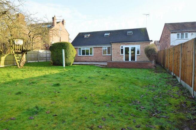garden to house