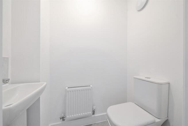 2 bed Semi-Detached to rent Image 10
