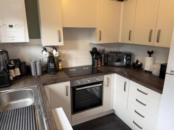 2 bed Semi-Detached for sale Image 7