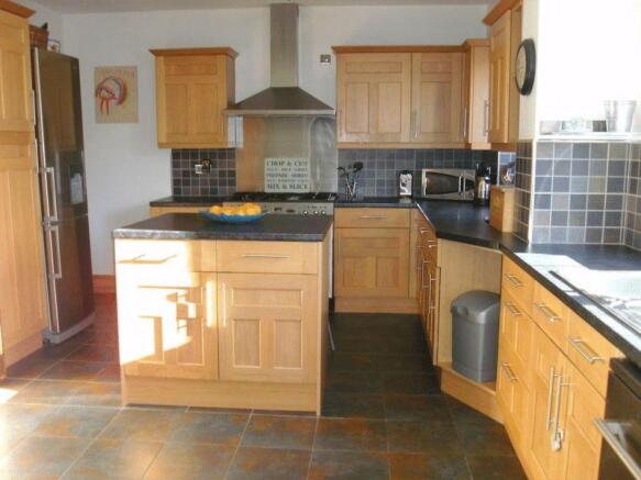 KITCHEN 2ND PHOTO