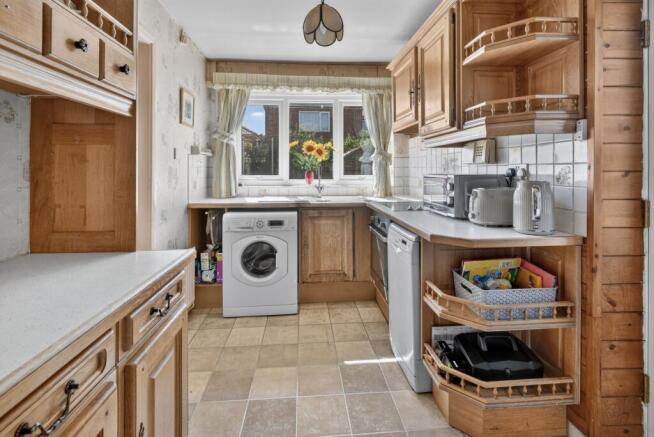 3 bed Semi-Detached for sale Image 4