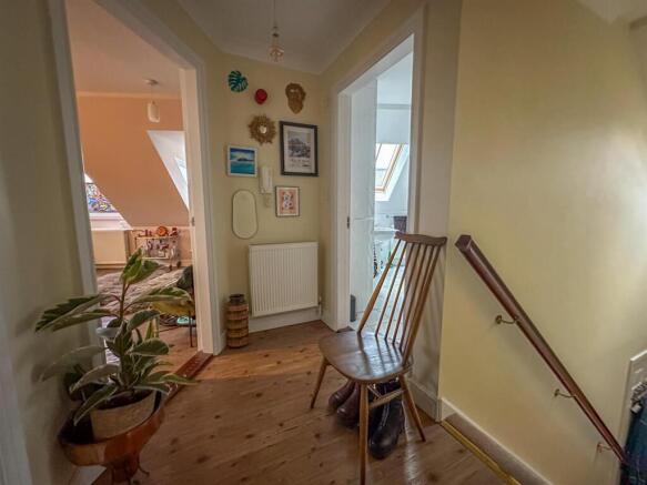 Apt 2 Powell House (20).jpg