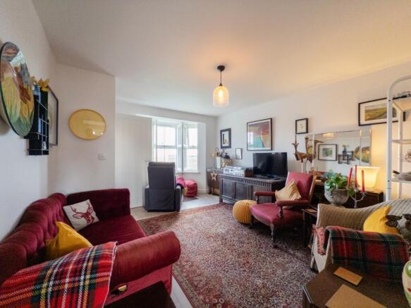 20250922120236 - 2025-09-22_12-02-36 - 5 Marine Pa