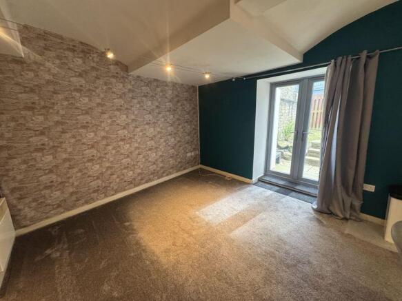 2 bed Flat for sale Image 8