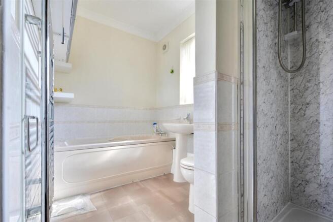 Bathroom_2.jpeg