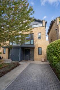 Huntingdon Drive, Romford, RM3